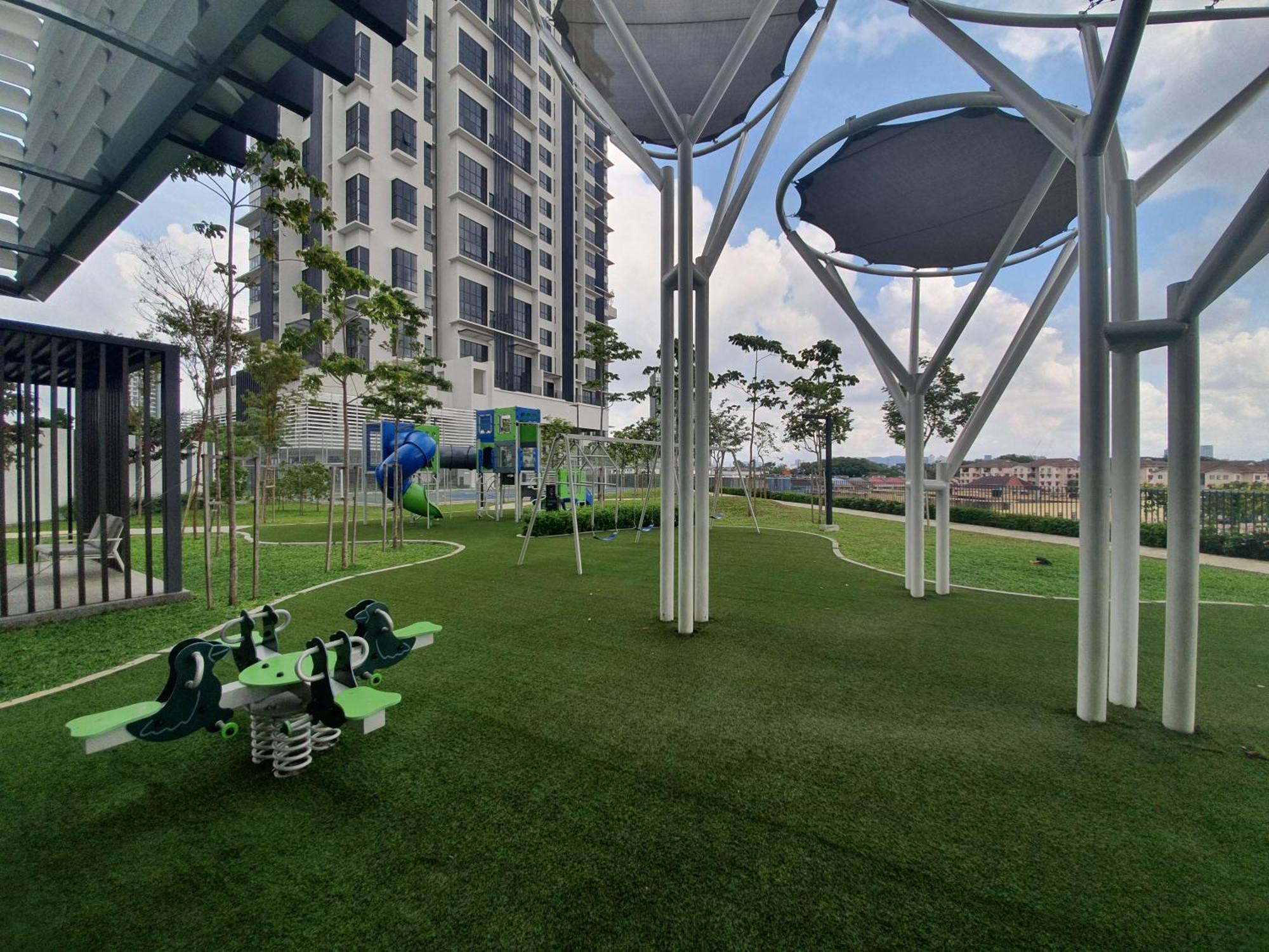 Highpark Suites At Petaling Jaya, Kelana Jaya By Plush Eksteriør bilde